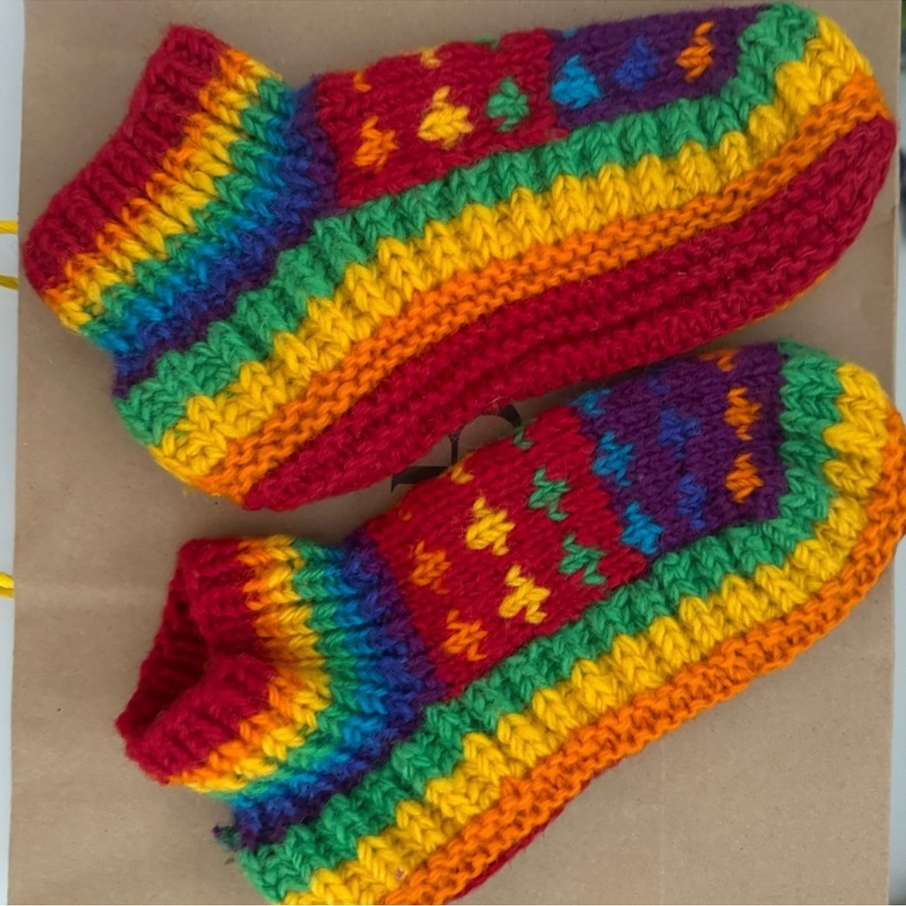 Handmade Knit Socks Size 8-9 Rainbow Colorful Knit Slipper Socks - Picture 2 of 4